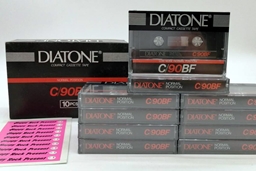 Неприличное количество кассет марки DIATONE